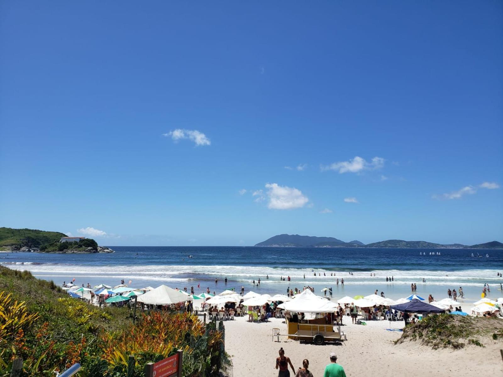 Localizacao Imbativel! A 98M Da Praia Do Forte Com Conforto, Ar-Condicionado E Estacionamento! Cabo Frío Exterior foto
